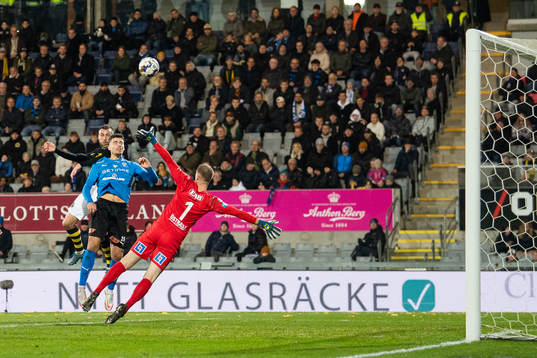 s Filip Rogic med en nick