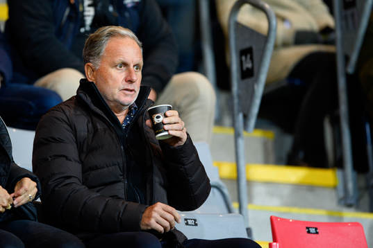 Halmstads före detta tränare Janne Jönsson på läktaren