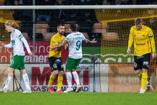 Mjällbys Carlos Moros Gracia och Hammarbys Paulinho