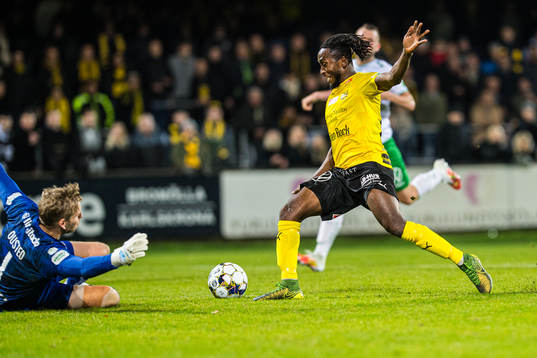 Mjällbys Mamudu Moro  gör 2-0