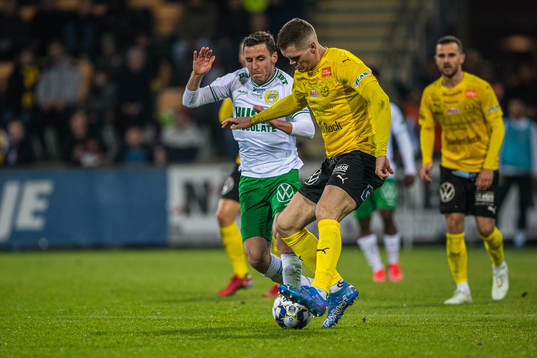 Hammarbys Jeppe Andersen  och Mjällbys Jacob Bergström