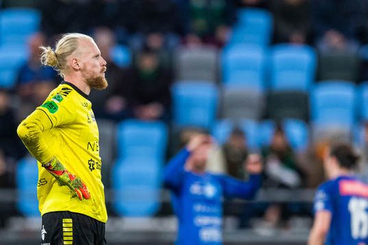 GAIS målvakt Mathias Karlsson deppar