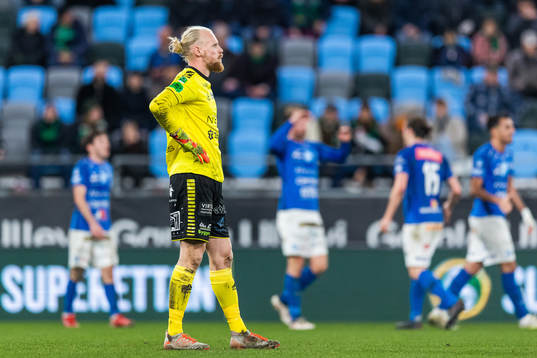 GAIS målvakt Mathias Karlsson deppar