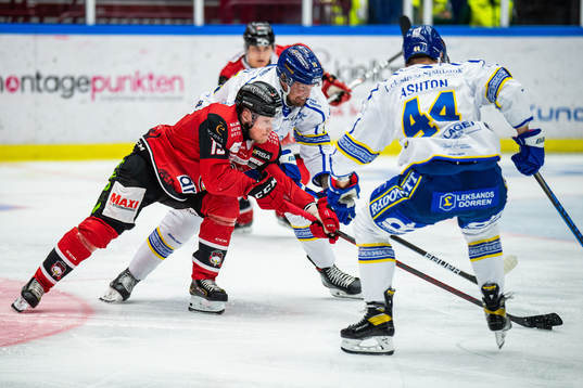 Malmö Redhawks Kalle Östman och Leksands Jonas Ahnelöv
