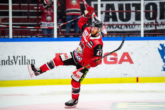 Malmö Redhawks Joakim Ryan jublar