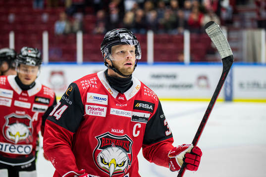 Malmö Redhawks Carl Söderberg jublar