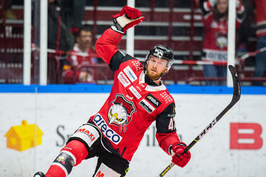 Malmö Redhawks Joakim Ryan jublar