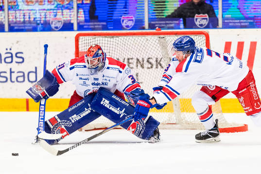 Oskarshamns målvakt Tim Juel och Wiliam Worge Kreü