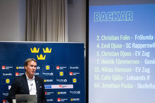 Förbundskapten Johan Garpenlöv presenterar truppen till