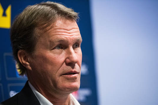 Förbundskapten Johan Garpenlöv presenterar truppen till