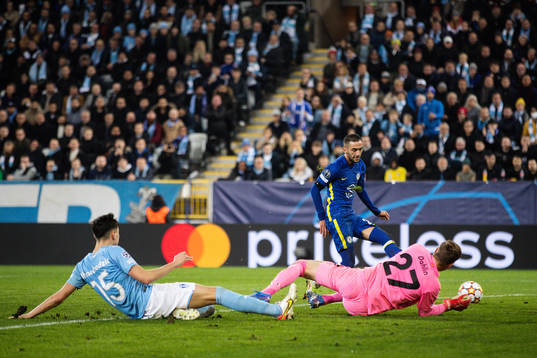 Hakim Ziyech of Chelsea scores 0-1 behind Anel Ahmedhodzic