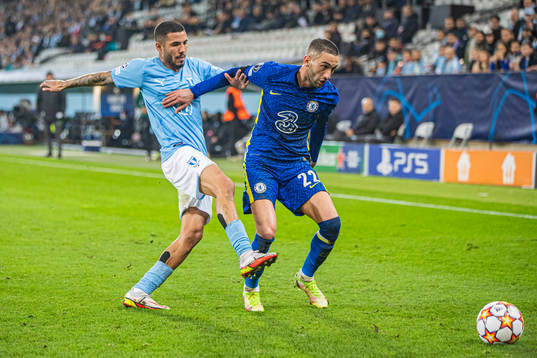 Sergio Pena of Malmö FF and Hakim Ziyech of Chelsea