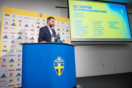 Head coach Poya Asbaghi of the Swedish U21 national