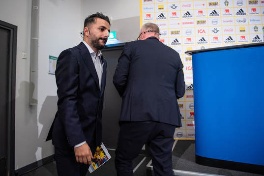 Head coach Poya Asbaghi of the Swedish U21 national