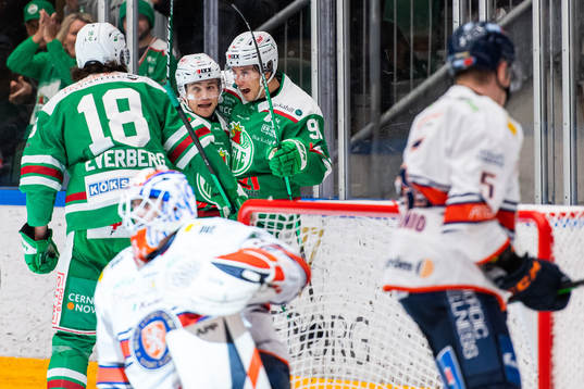 Rögles Leon Bristedt och Adam Tambellini jublar