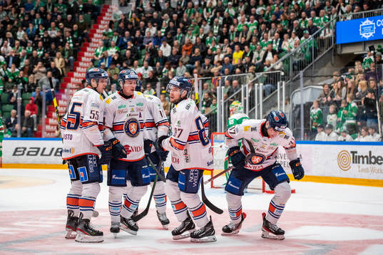 Växjös spelarna jublar