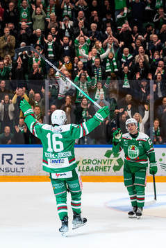 Rögles Lucas Ekeståhl-Jonsson och Leon Bristedt jublar