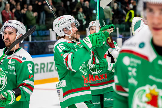 Rögles Lucas Ekeståhl Jonsson jublar