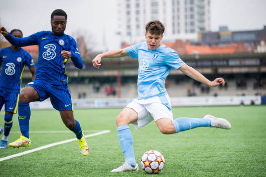 Dion Rankine of Chelsea and August Karlin of Malmö FF
