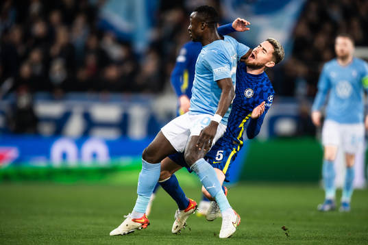 Bonke Innocent of Malmö FF and Jorginho of Chelsea