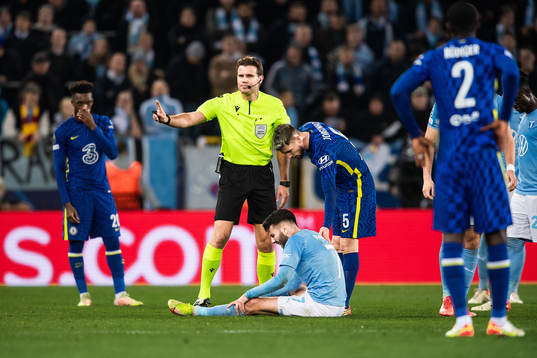 Erdal Rakip of Malmö FF in pain