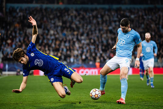Marcos Alonso of Chelsea and Antonio Colak of Malmö FF