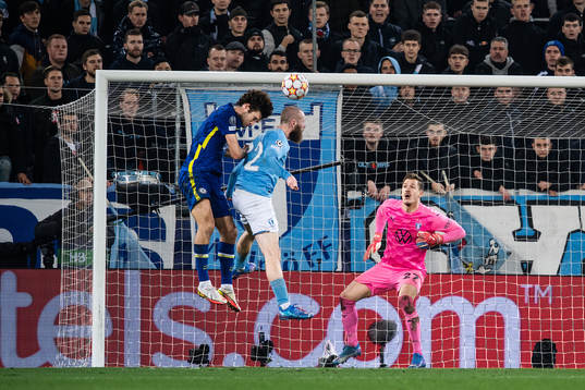 goalkeeper Johan Dahlin and Jo Inge Berget of Malmö FF