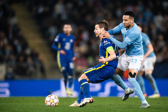 Cesar Azpilicueta of Chelsea and Martin Olsson of Malmö FF