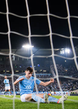 Anel Ahmedhodzic of Malmö FF looks dejected