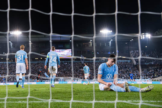 Anel Ahmedhodzic of Malmö FF looks dejected