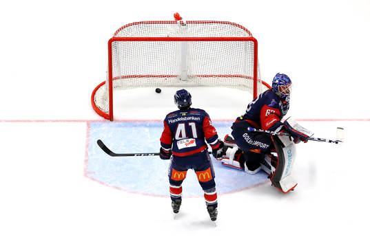 Mål 2-3 i sudden death förbi Linköpings målvakt Marcus