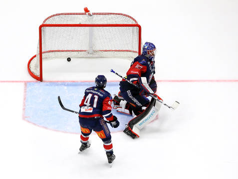Mål 2-3 förbi Linköpings målvakt Marcus Högberg