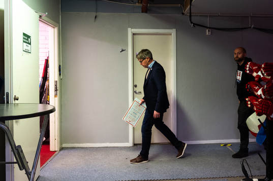 Timrås tränare Anders Karlsson deppar