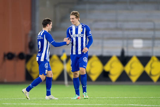 IFK Göteborgs Anton Pärleholt och Johan Bångsbo jublar