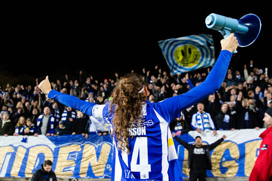 IFK Göteborgs Malva Larsson jublar med publiken