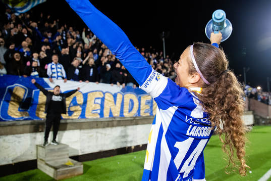 IFK Göteborgs Malva Larsson jublar med publiken