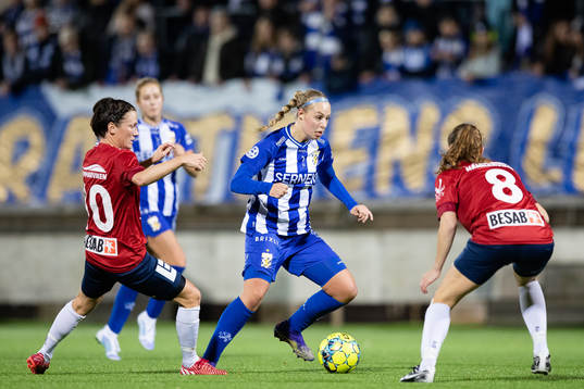 Örgrytes Marlene Kanto och Kajsa Skarrie mot IFK