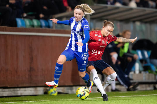 IFK Göteborgs Jenny Helgesson och Örgrytes Moa Glans