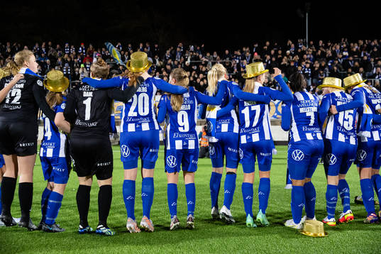 IFK Göteborgs spelare jublar
