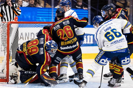 Djurgårdens målvakt Niklas Svedberg och Alex Brännstam