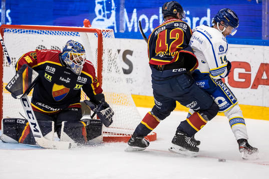 målvakt Niklas Svedberg och Djurgårdens Ludvig Hedström