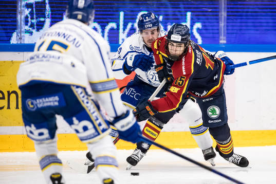 Djurgårdens Liam Öhgren och Leksands Matt Caito