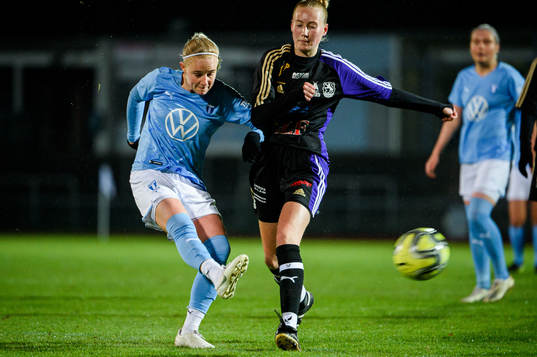 Malmö FFs Josefine Carlsson och Dalby/Genarps Emelie Nylén