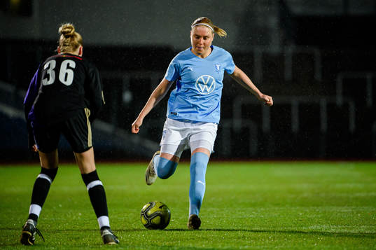 Dalby/Genarps Emelie Nylén och Malmö FFs Rebecka Holm