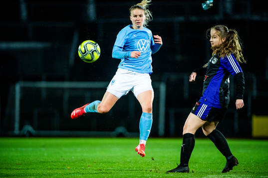 Malmö FFs Amanda Kander mot Dalby/Genarps Hanna Malm