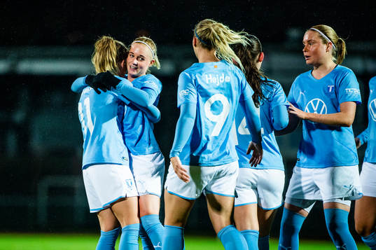 Malmö FFs Melina Skarström jublar