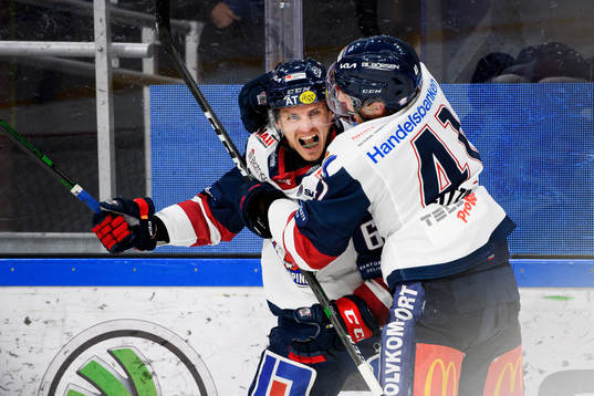 Linköpings Markus Ljungh och Broc Little jublar