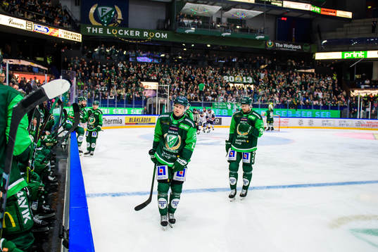 Färjestads Daniel Viksten och Jacob de la Rose deppar