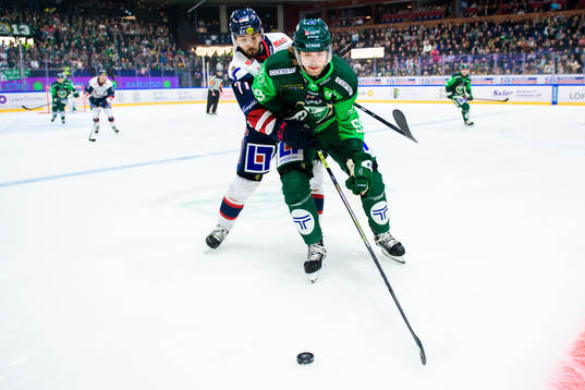 Linköpings Robert Lantosi och Färjestads Linus Johansson