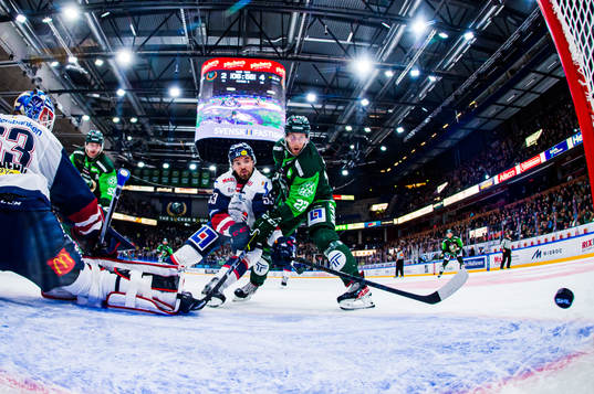 Linköpings Eddie Larsson och Färjestads Per Åslund